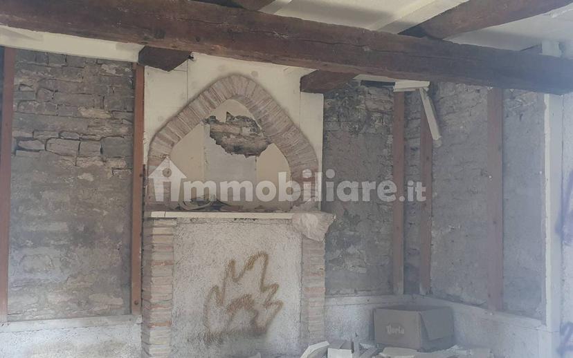 Casa colonica San Piero in Tambis, Fossombrone — foto 4 di 8