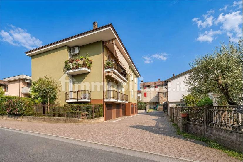 Trilocale via Fratelli Bandiera, 5, Verano Brianza — foto 6 di 24
