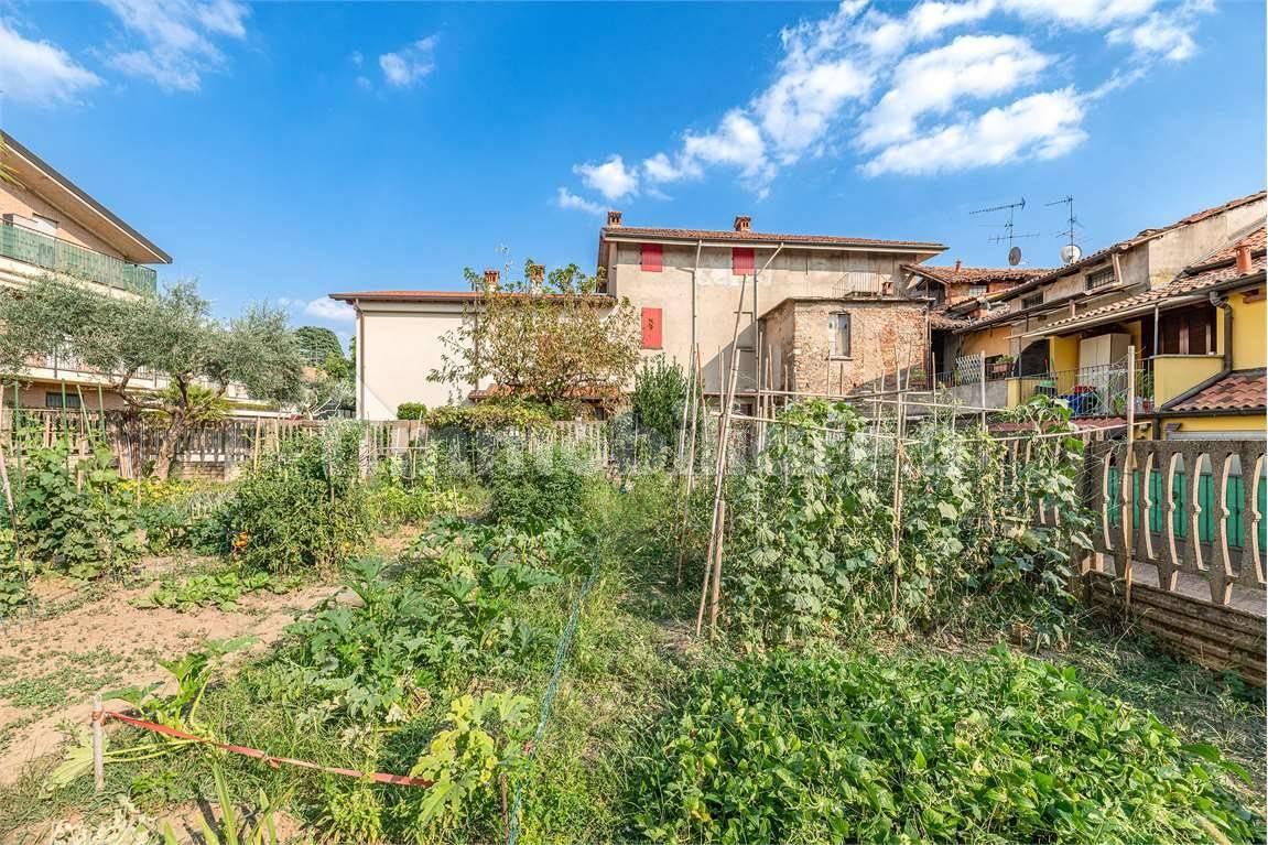 Trilocale via Fratelli Bandiera, 5, Verano Brianza
