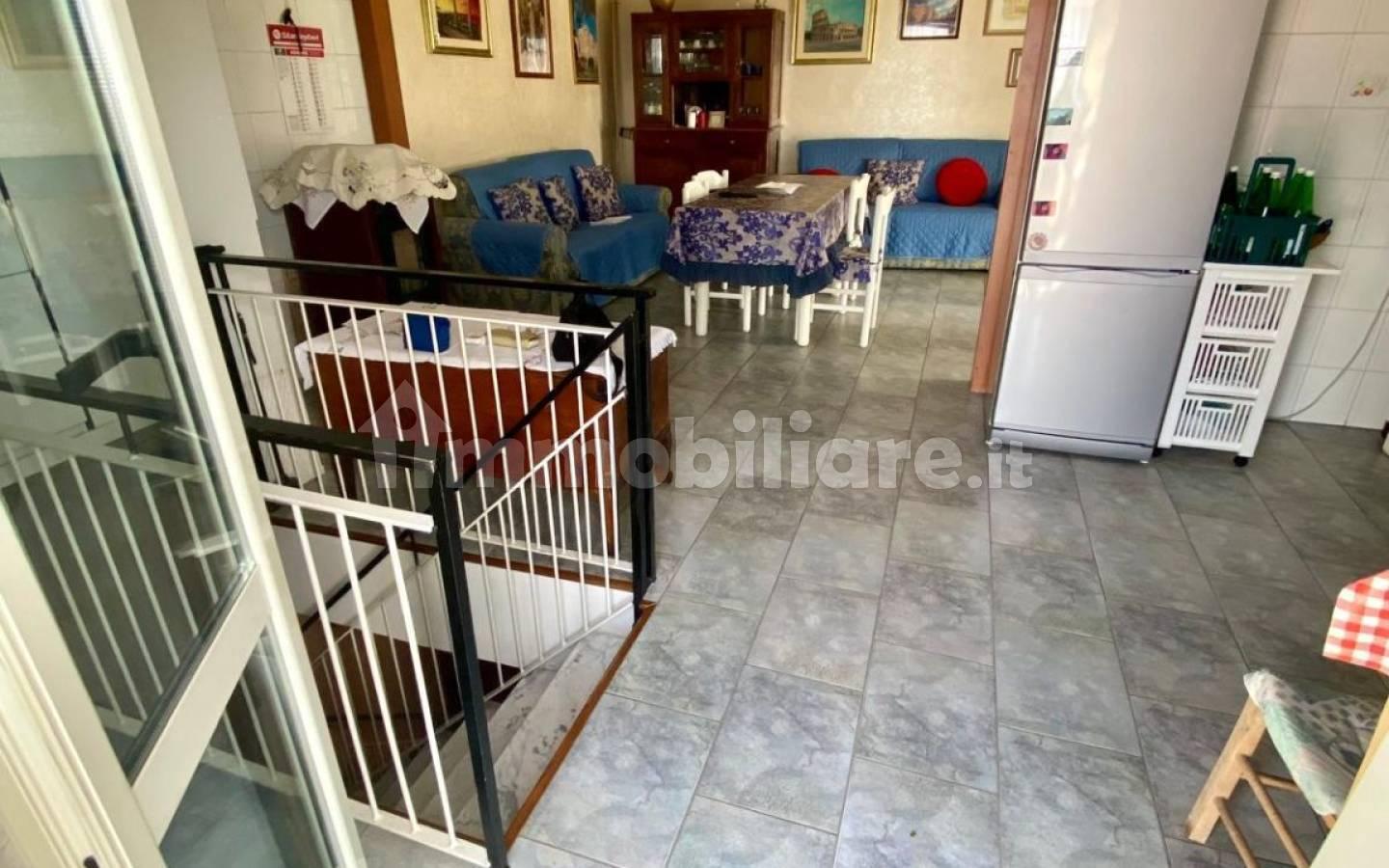 Trilocale via Fratelli Rosselli 6, Centro, Celico