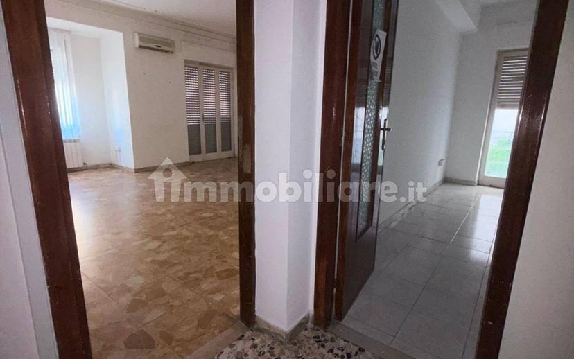 Appartamento via Vittorio Veneto 136, Centro, Crotone — foto 5 di 18