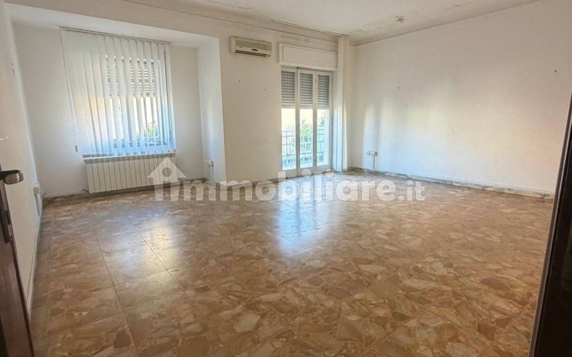 Appartamento via Vittorio Veneto 136, Centro, Crotone — foto 17 di 18