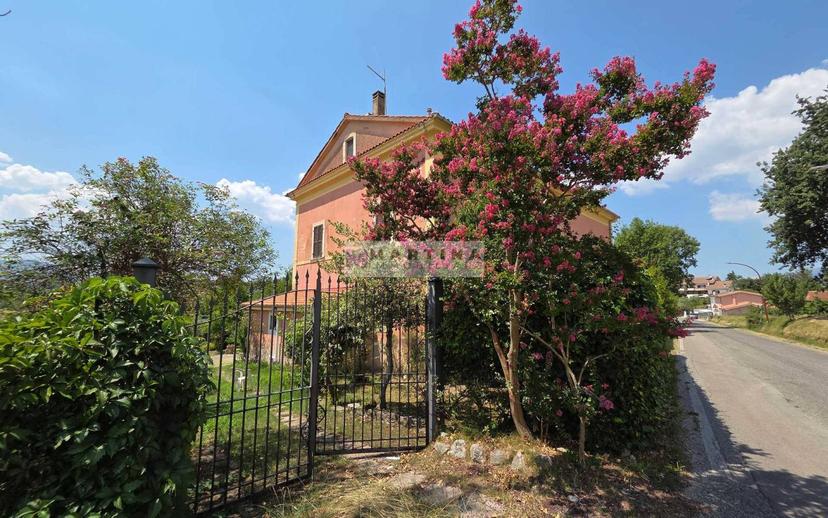 Casale Strada Provinciale Accesso Nord Gallinaro, Gallinaro — foto 7 di 23