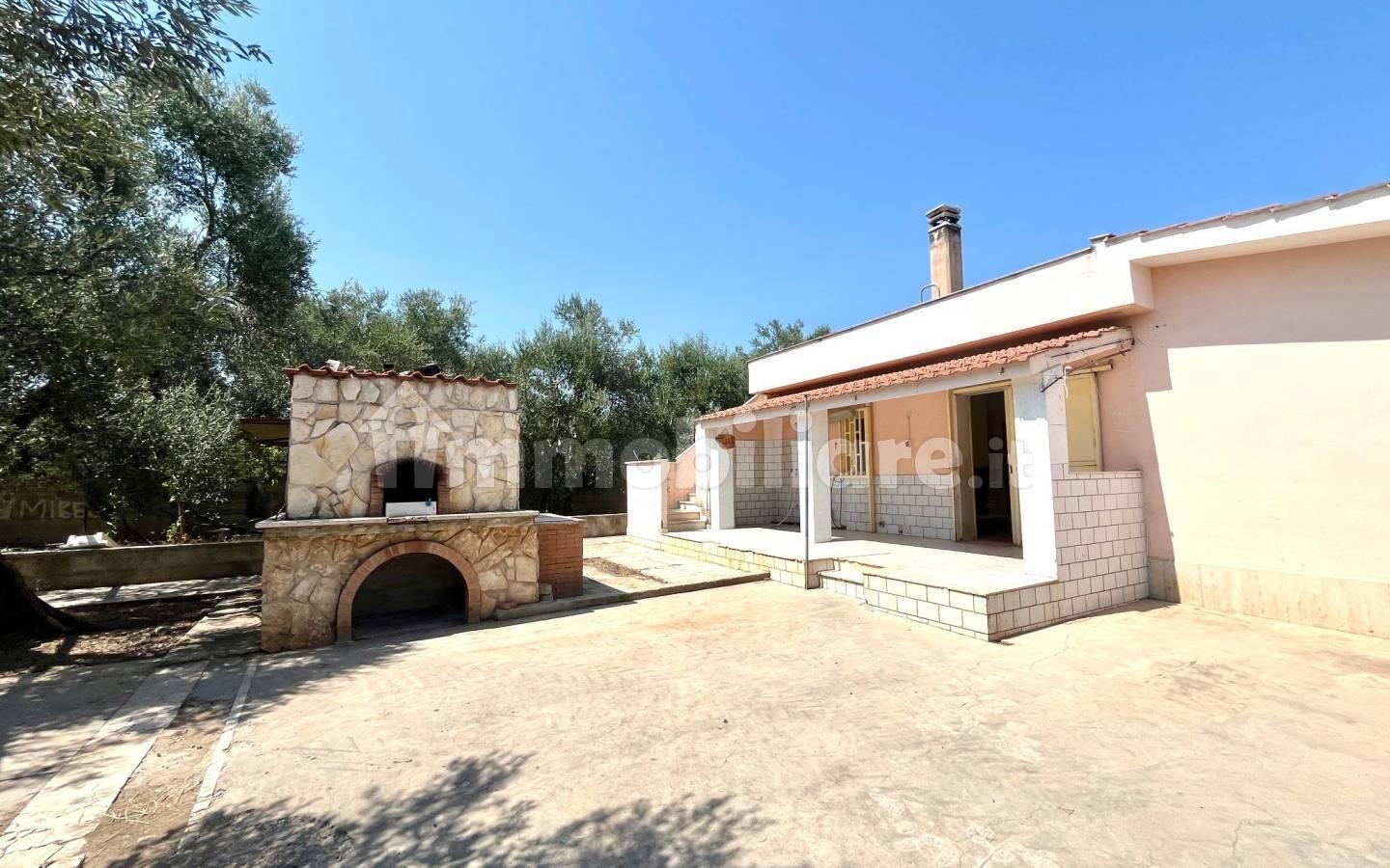 Villa unifamiliare Strada Vicinale Moschetto, Trani