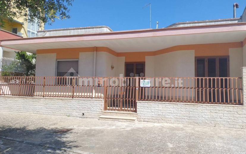 Villa unifamiliare via Colonnello Italo Valente 1, Salice Salentino — foto 2 di 11