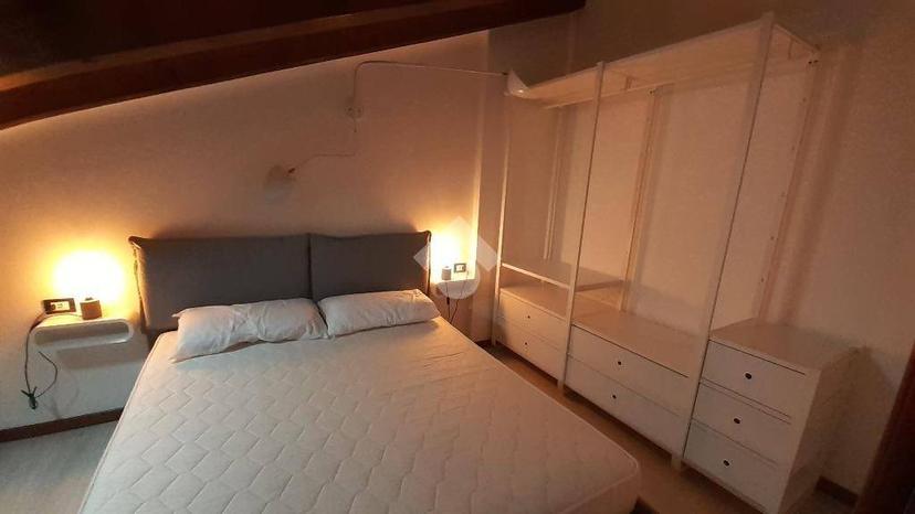 Trilocale via G. Cesare 2, Rivoltella, Desenzano del Garda — foto 3 di 12