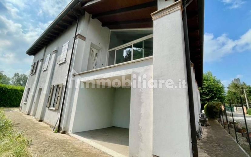 Terratetto unifamiliare 260 m², ottimo stato, San Damaso, Modena