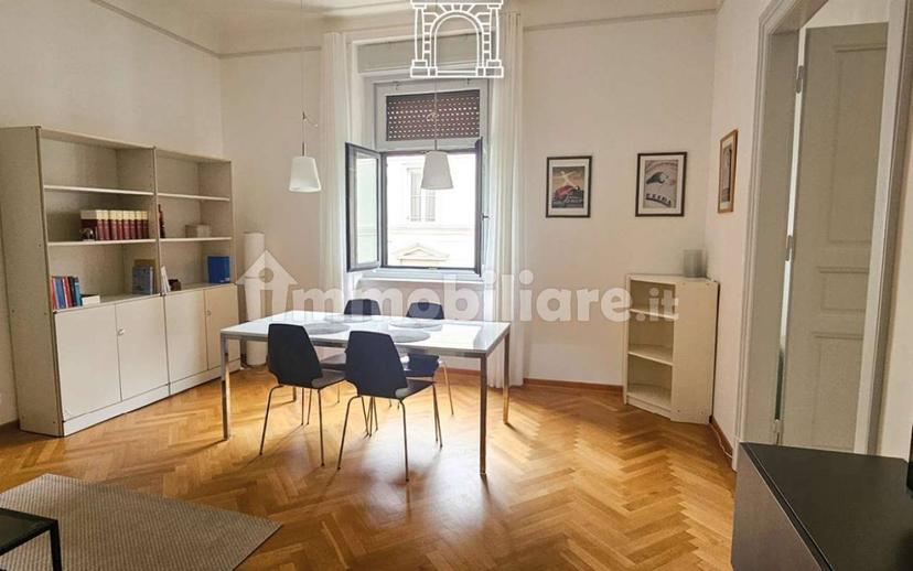 Trilocale via San Lazzaro, Borgo Teresiano, Trieste