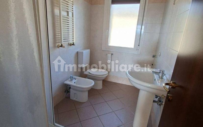 Trilocale ottimo stato, quarto piano, Centro, Calderara di Reno — foto 5 di 8