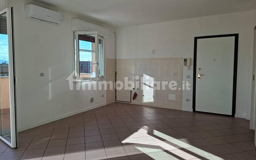 Trilocale ottimo stato, quarto piano, Centro, Calderara di Reno — foto 8 di 8