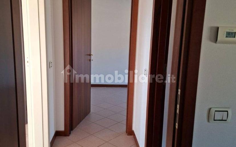 Trilocale ottimo stato, quarto piano, Centro, Calderara di Reno — foto 7 di 8