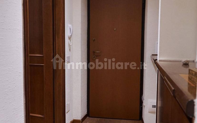 Trilocale via Camillo Benso di Cavour 119, Centro, Arona