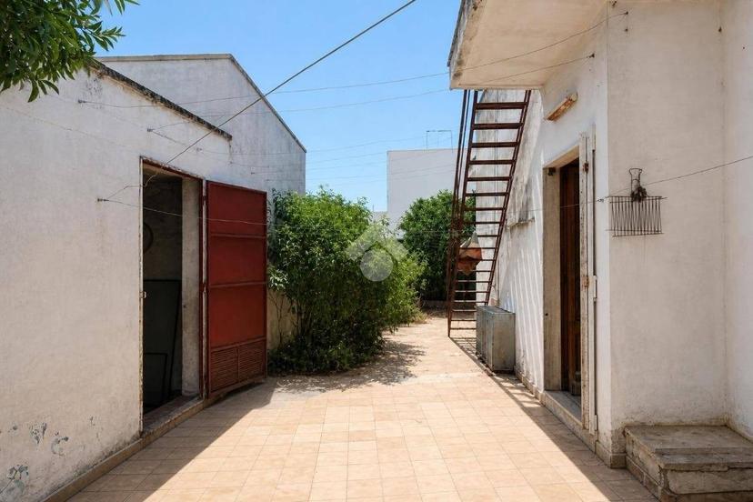 Appartamento via Copertino 39, Centro, Carmiano — foto 3 di 21