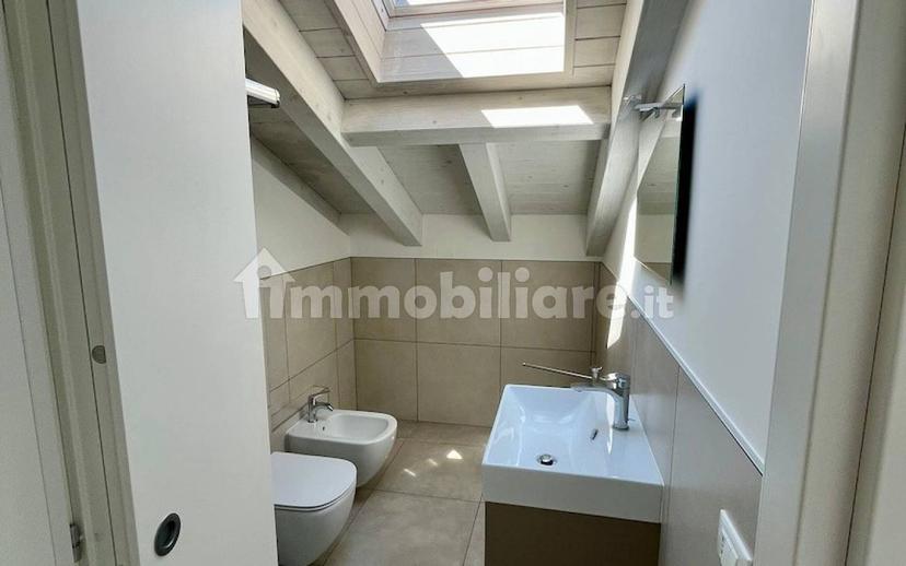 Trilocale via Papa Giovanni XXIII 1/A, Bizzarone — foto 2 di 18