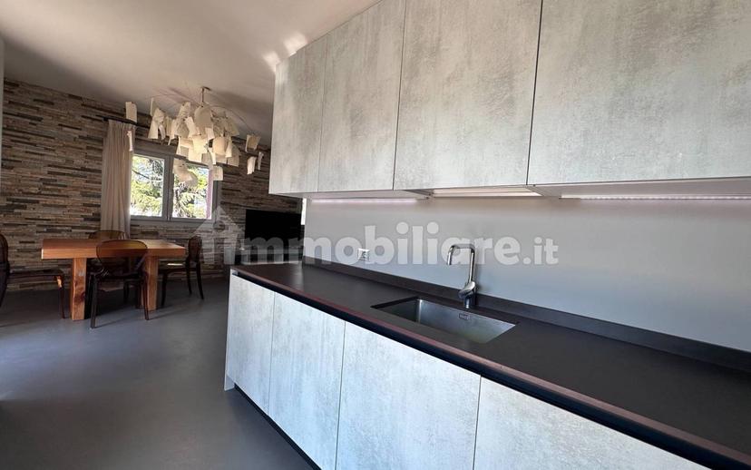 Trilocale via Solferino, Centro, Peschiera del Garda — foto 3 di 16