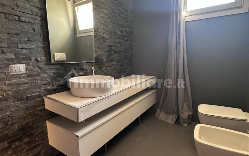 Trilocale via Solferino, Centro, Peschiera del Garda — foto 16 di 16