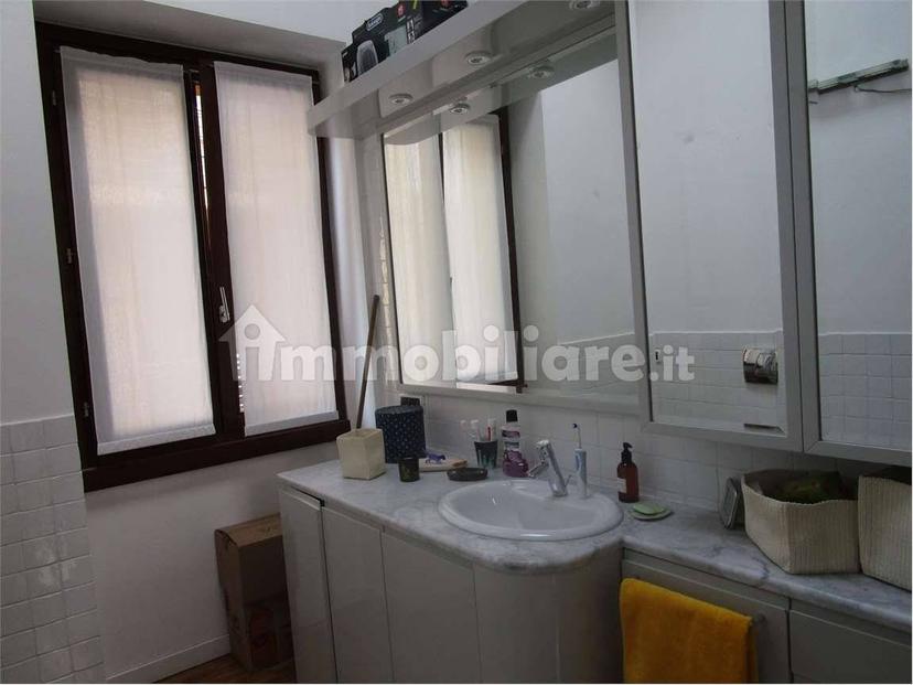 Trilocale via Valleggio, 16, San Martino, Como