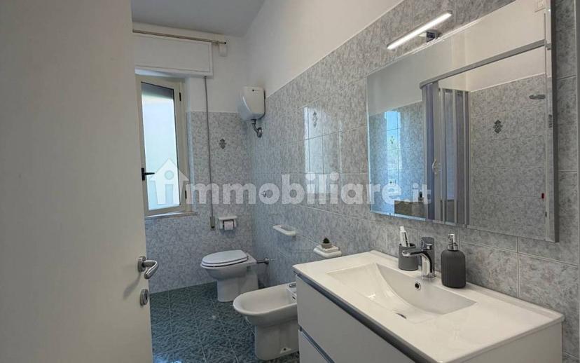 Bilocale via Martiri Pennesi 35, Centro, Roseto degli Abruzzi — foto 11 di 13