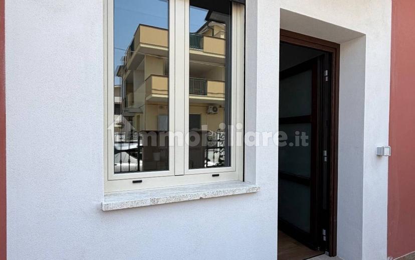 Bilocale via Martiri Pennesi 35, Centro, Roseto degli Abruzzi — foto 12 di 13