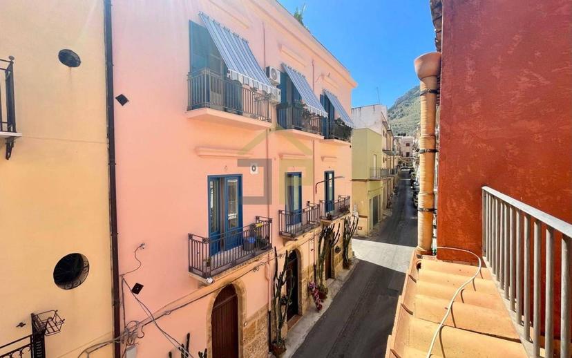Terratetto unifamiliare via Nunzio Nasi 6, Centro, Castellammare del Golfo — foto 2 di 42