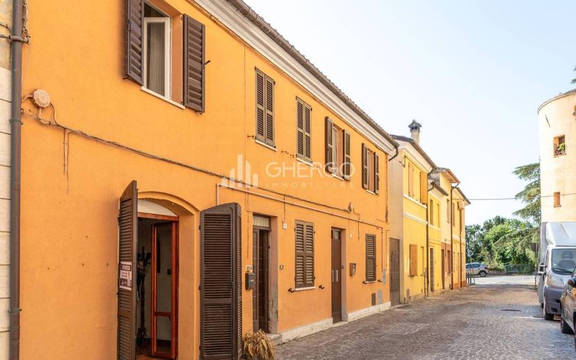 Villa a schiera via Mura Orientali 15, Centro, Santa Maria Nuova