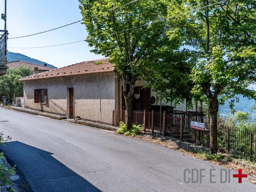 Villa unifamiliare via Villa Roma, Centro, Poggio Bustone — foto 19 di 38