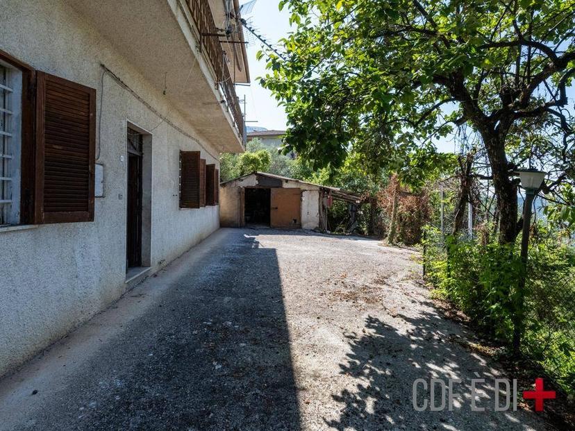 Villa unifamiliare via Villa Roma, Centro, Poggio Bustone — foto 10 di 38