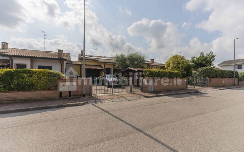 Villa a schiera via Sandro Pertini 22, Poggio Renatico — foto 35 di 75