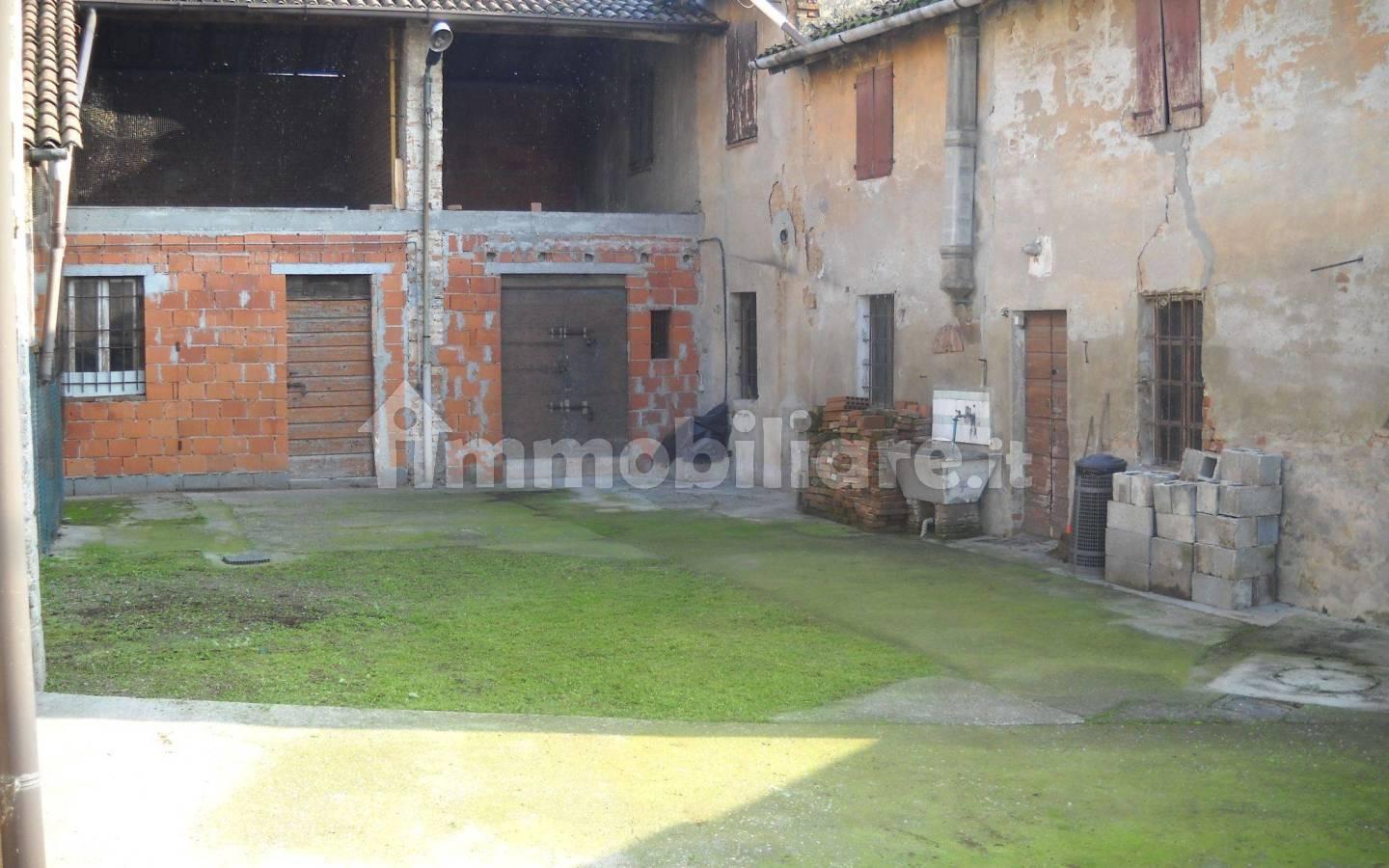 Cascina via Roma 96, Centro, Crotta d'Adda