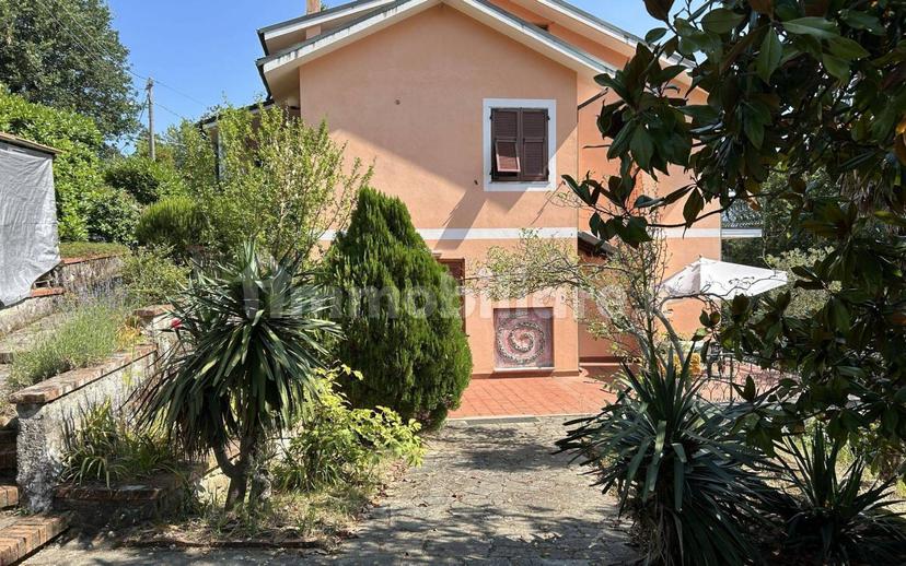 Appartamento in villa via Alcide De Gasperi, Mattarana, Carrodano — foto 11 di 20