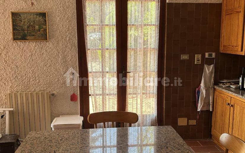 Appartamento in villa via Alcide De Gasperi, Mattarana, Carrodano — foto 2 di 20
