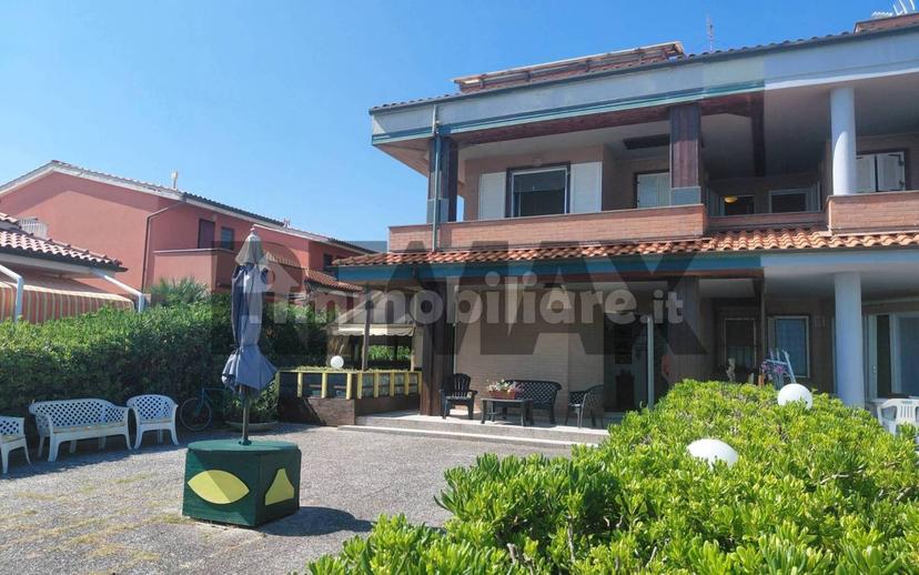 Villa a schiera via Ponente 20, Centro, Falconara Marittima — foto 4 di 28