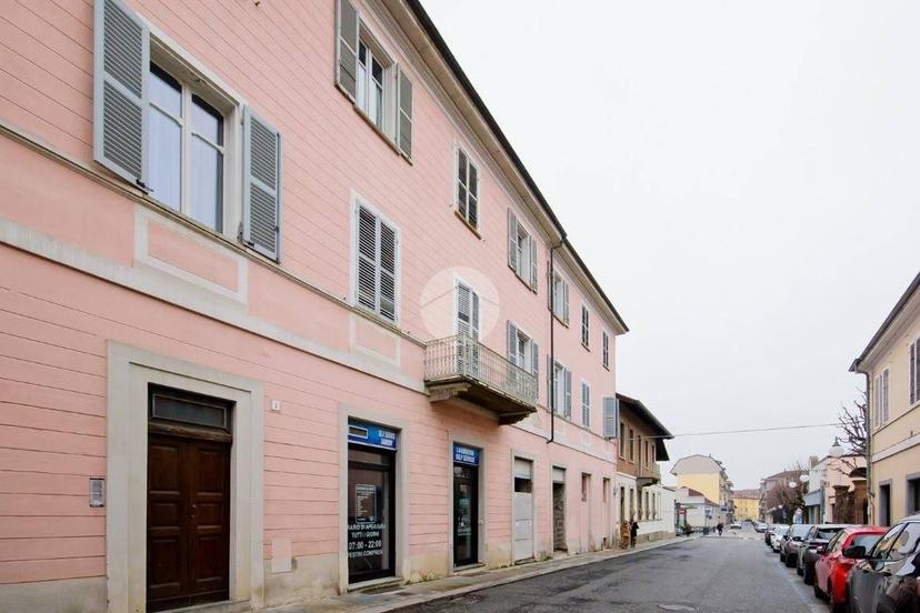 Bilocale via Giuseppe Verdi 9, Centro, Bra — foto 2 di 7