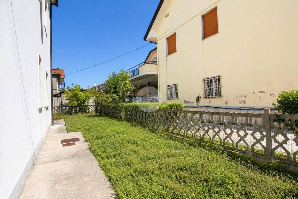 Quadrilocale via Val Tiberina 54, Porto d'Ascoli, San Benedetto del Tronto