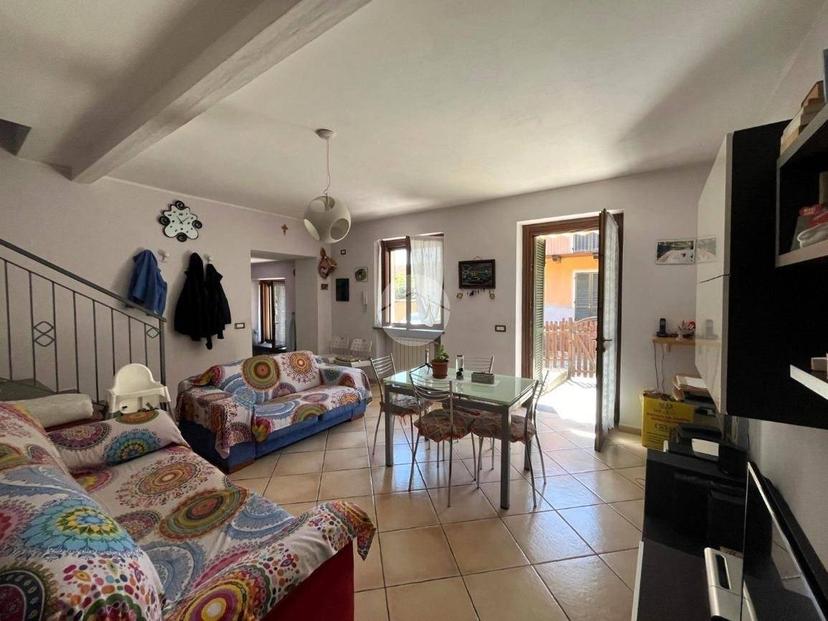 Casa colonica vicolo Porta e Rey 12, Benna — foto 2 di 40