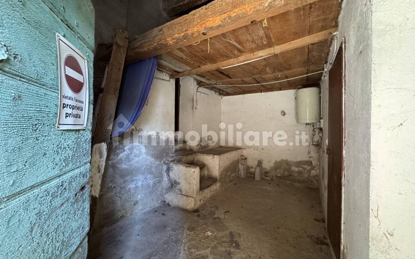 Rustico, da ristrutturare, 250 m², Foiano della Chiana