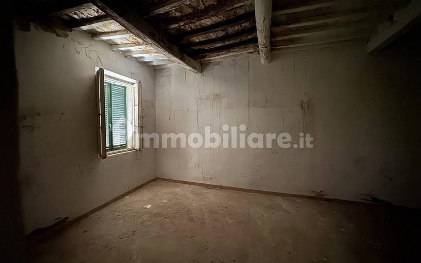 Rustico, da ristrutturare, 250 m², Foiano della Chiana — foto 2 di 27