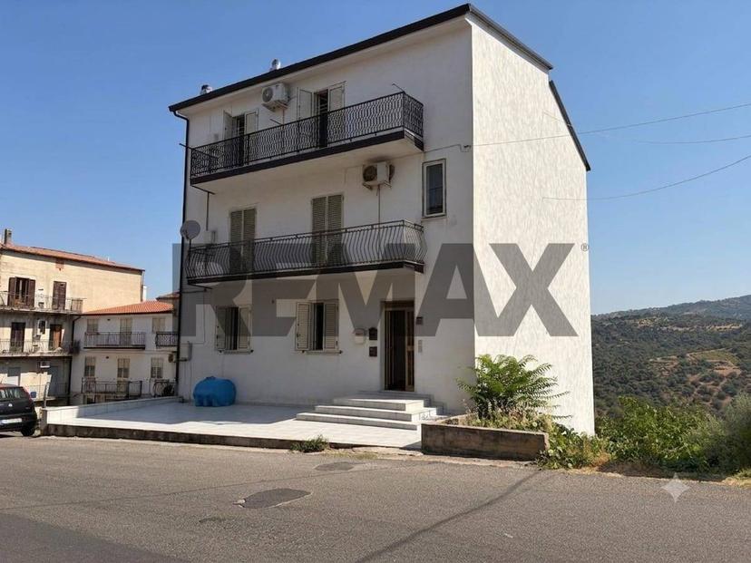 Appartamento buono stato, su più livelli, Centro, Bisignano — foto 31 di 45