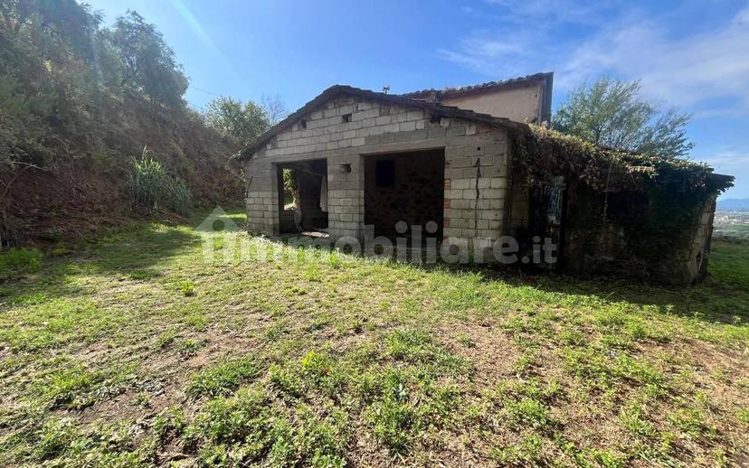 Rustico, da ristrutturare, 180 m², Margine Coperta Traversagna, Massa e Cozzile — foto 33 di 36