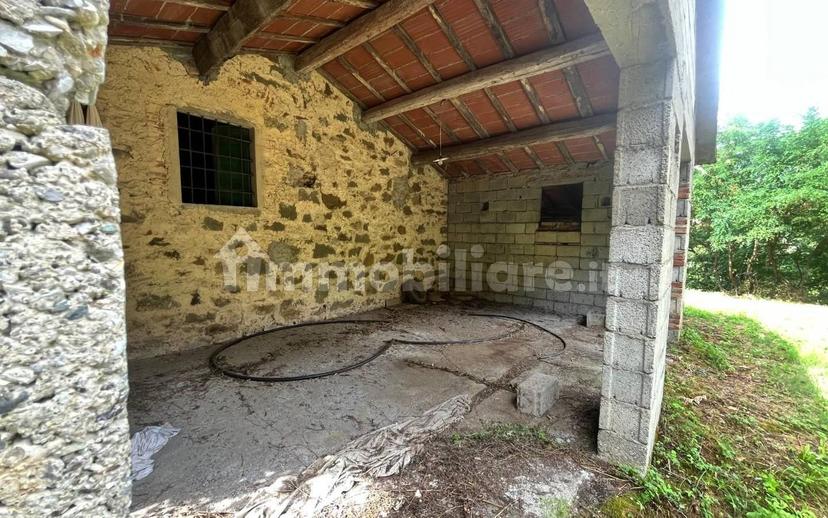 Rustico, da ristrutturare, 180 m², Margine Coperta Traversagna, Massa e Cozzile — foto 2 di 36