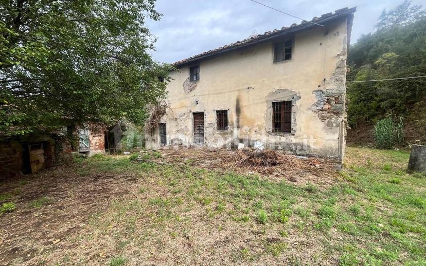 Rustico, da ristrutturare, 180 m², Margine Coperta Traversagna, Massa e Cozzile — foto 15 di 36