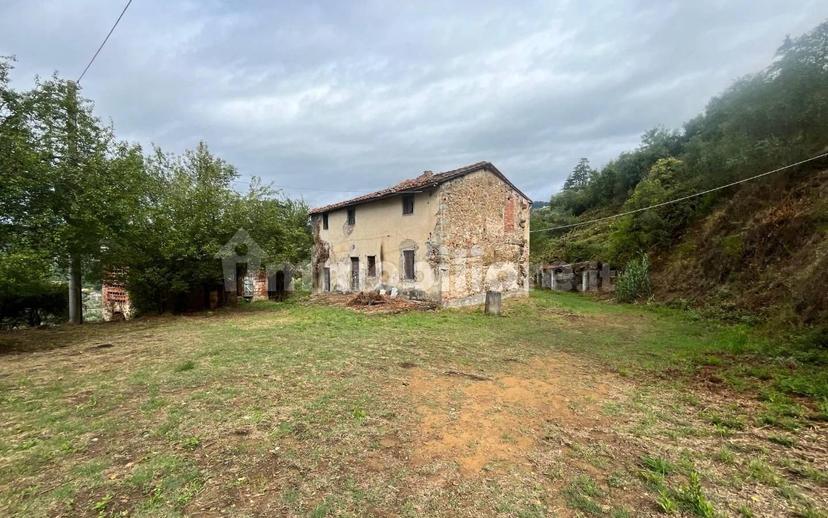 Rustico, da ristrutturare, 180 m², Margine Coperta Traversagna, Massa e Cozzile — foto 13 di 36