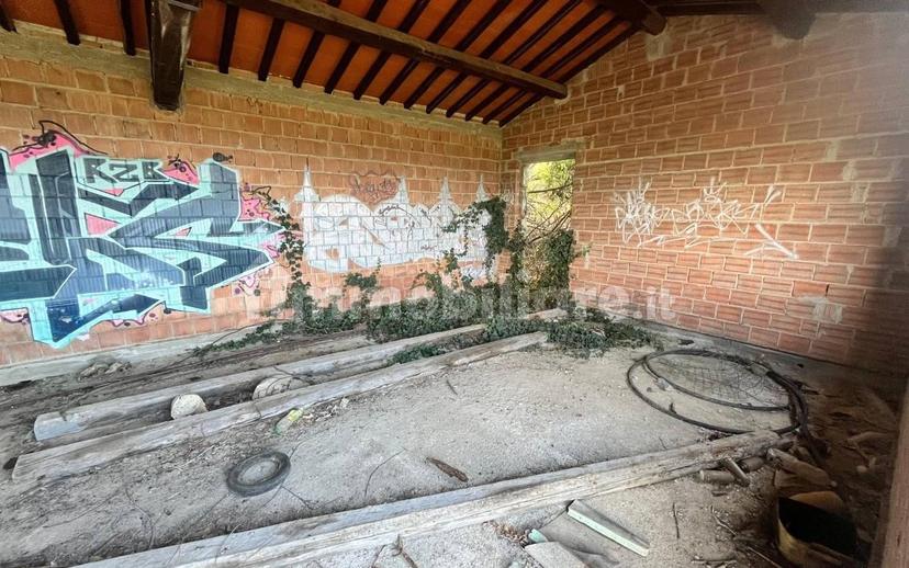 Rustico, da ristrutturare, 180 m², Margine Coperta Traversagna, Massa e Cozzile — foto 12 di 36