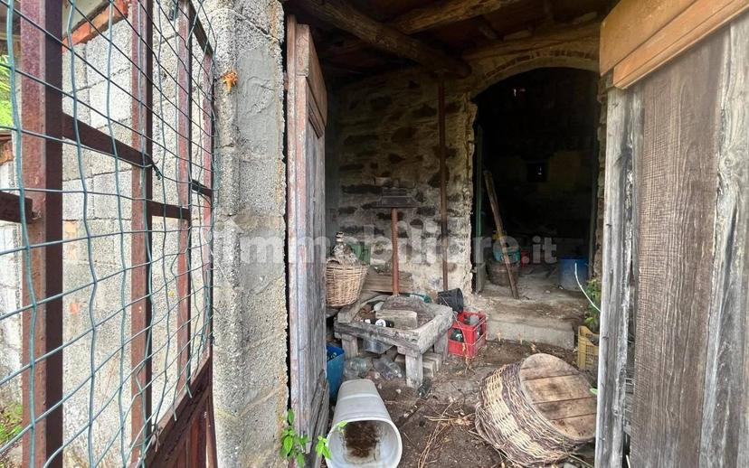 Rustico, da ristrutturare, 180 m², Margine Coperta Traversagna, Massa e Cozzile — foto 26 di 36