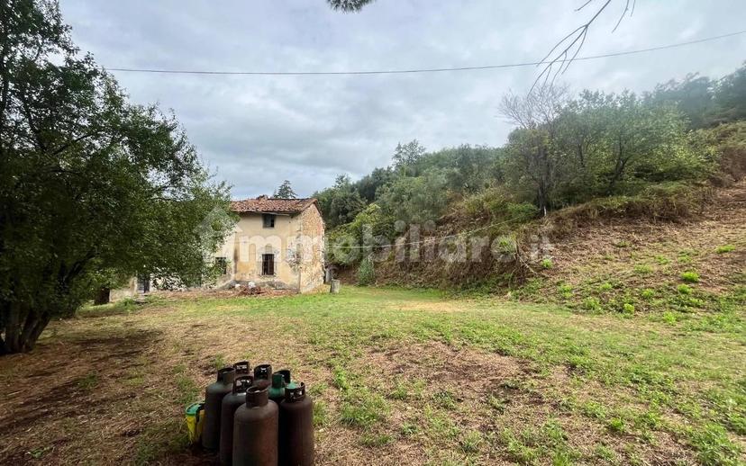 Rustico, da ristrutturare, 180 m², Margine Coperta Traversagna, Massa e Cozzile — foto 30 di 36