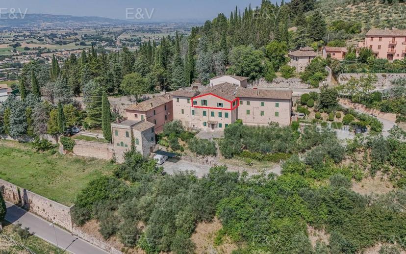 Trilocale via Poeta 9, Spello — foto 11 di 15