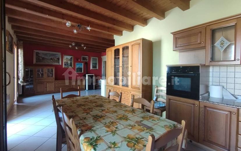 Trilocale via Venezia, Centro, Caltrano — foto 11 di 20