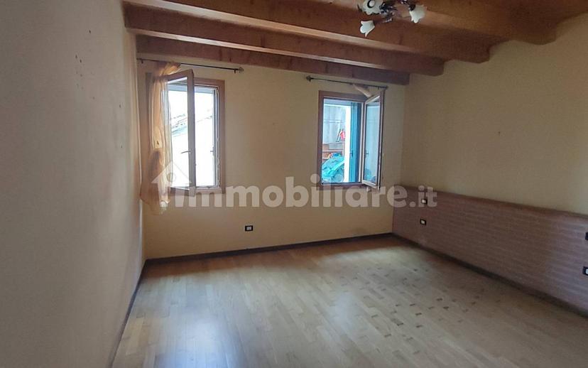 Trilocale via Venezia, Centro, Caltrano — foto 16 di 20