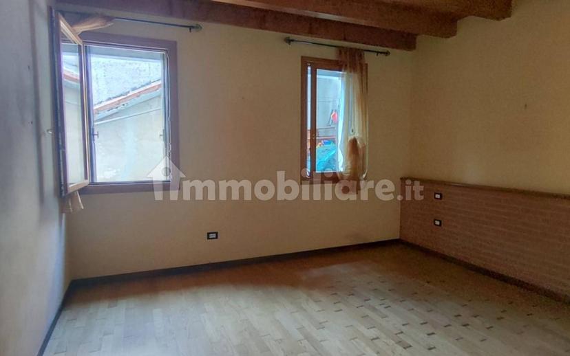 Trilocale via Venezia, Centro, Caltrano — foto 19 di 20