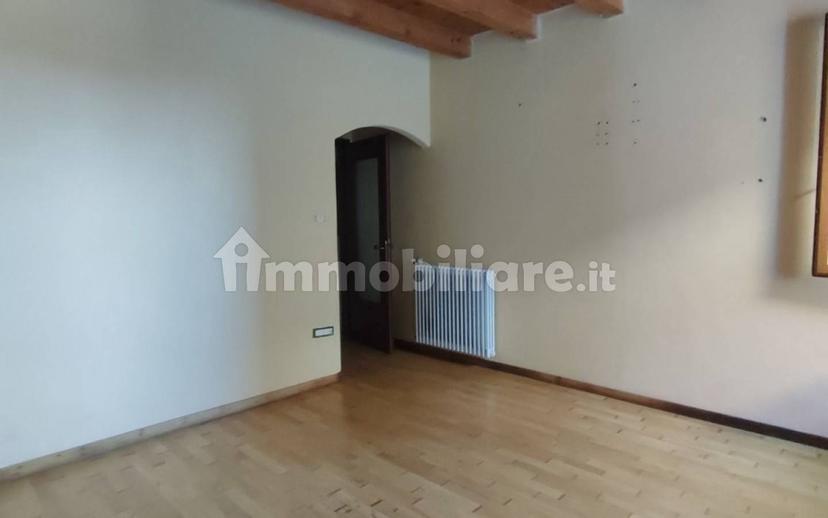Trilocale via Venezia, Centro, Caltrano — foto 18 di 20